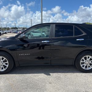 Chevrolet Equinox LS - 4