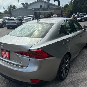 2019 Lexus IS 300 BASE — фото 9