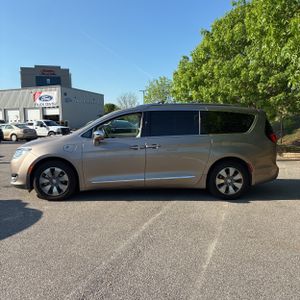 CHRYSLER PACIFICA HYBRID LIMITED - 3