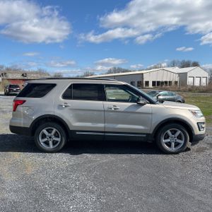 FORD EXPLORER XLT - 10