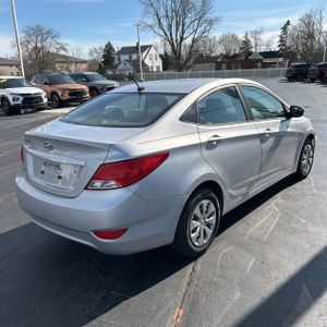 HYUNDAI ACCENT SE - 8
