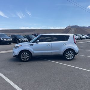 2019 KIA SOUL + 照片 3