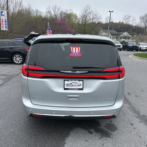 CHRYSLER PACIFICA LIMITED - 7