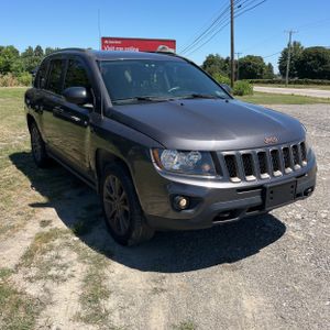 2017 JEEP COMPASS 75TH ANNIVERSARY EDITION — миниатюра 12