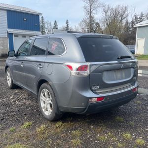 MITSUBISHI OUTLANDER GT - 5