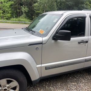 2012 JEEP LIBERTY SPORT 照片 2