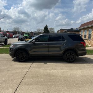 FORD EXPLORER XLT - 3