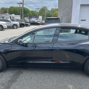 TESLA MODEL 3 BASE - 4