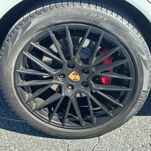 صورة 19 لـ 2021 Porsche CAYENNE GTS