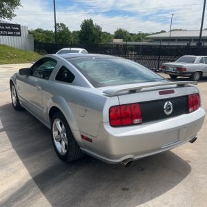 FORD MUSTANG GT DELUXE - 5