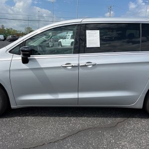 CHRYSLER PACIFICA TOURING L - 4