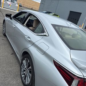 صورة مصغرة 55 لـ 2019 Lexus ES 300H BASE