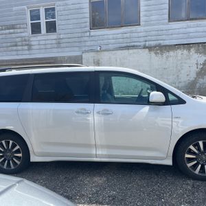 TOYOTA SIENNA - 10