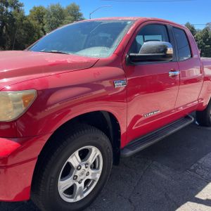 2010 Toyota TUNDRA LIMITED photo 2