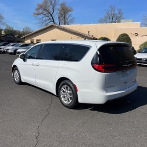 CHRYSLER PACIFICA TOURING L - 6