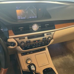 صورة مصغرة 36 لـ 2013 Lexus ES 300H BASE