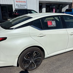 Nissan Altima SR Intelligent AWD - 9