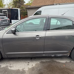 FORD FUSION SE - 4
