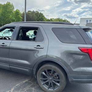 FORD EXPLORER XLT - 6