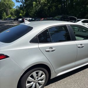 2021 Toyota COROLLA LE photo 9