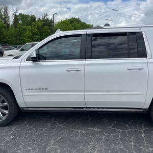 CHEVROLET SUBURBAN LTZ - 4