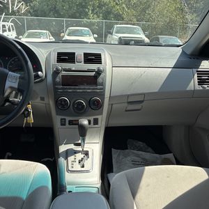 2011 Toyota COROLLA LE — миниатюра 36