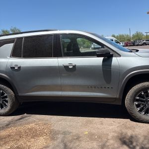 2025 Chevrolet TRAVERSE Z71 — миниатюра 11