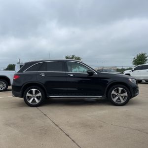 MERCEDES-BENZ GLC - 10