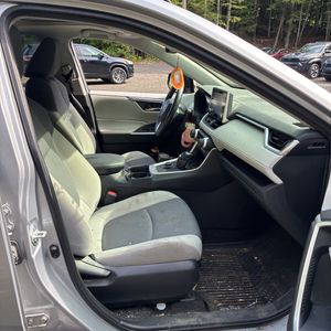 2019 Toyota RAV4 HYBRID XLE — фото 33