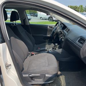 صورة مصغرة 32 لـ 2012 Volkswagen JETTA BASE