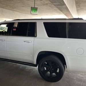 CHEVROLET SUBURBAN PREMIER - 6