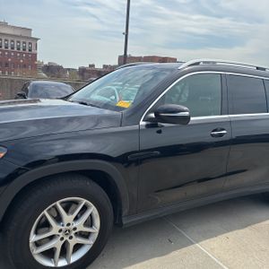 MERCEDES-BENZ GLS - 2