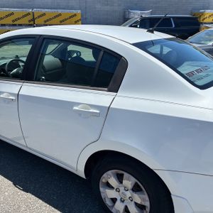 NISSAN SENTRA 2.0 - 6