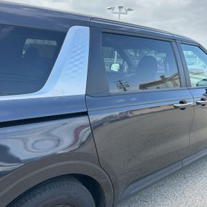 KIA CARNIVAL LXS - 9