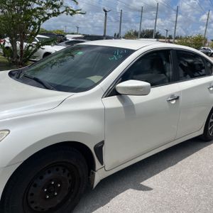 2015 Nissan ALTIMA 2.5 S 照片 2