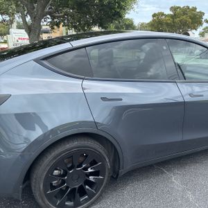 TESLA MODEL Y LONG RANGE - 9