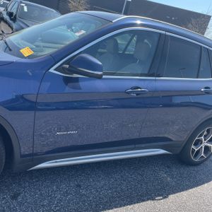 BMW X1 XDRIVE28I - 4