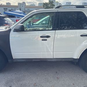 FORD ESCAPE XLT - 4