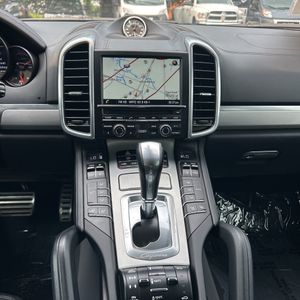 2016 Porsche CAYENNE GTS 缩略图 38