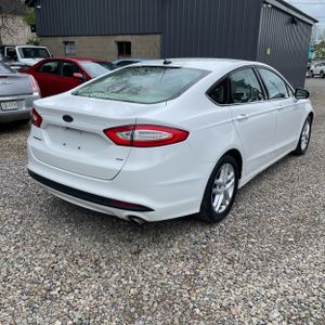 FORD FUSION SE - 8