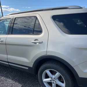 FORD EXPLORER XLT - 6