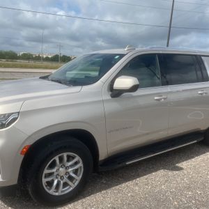 CHEVROLET SUBURBAN LT - 2