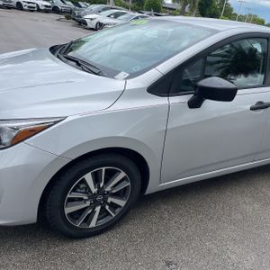 NISSAN VERSA 1.6 S - 2