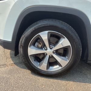 صورة مصغرة 17 لـ 2019 JEEP CHEROKEE LIMITED