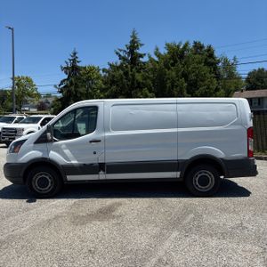 FORD TRANSIT 150 - 3