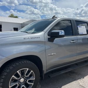 صورة 2 لـ 2021 Chevrolet SILVERADO 1500 LT