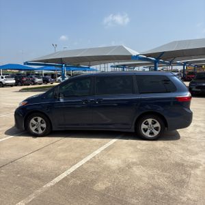 TOYOTA SIENNA - 3