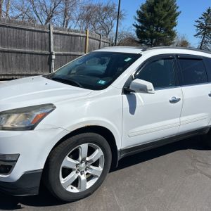 CHEVROLET TRAVERSE LT - 2