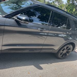 FORD EXPLORER ST - 4