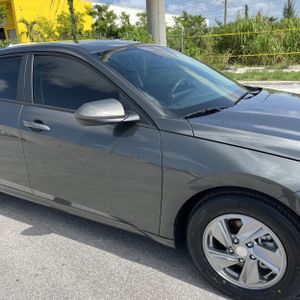 صورة مصغرة 13 لـ 2024 Hyundai ELANTRA SE